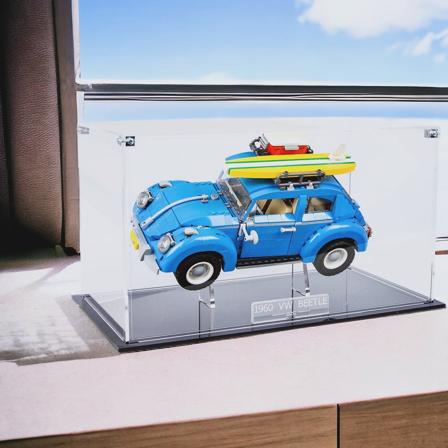 Stackable Acrylic Display Case With Internal Stand for the Volkswagen Beetle 10252