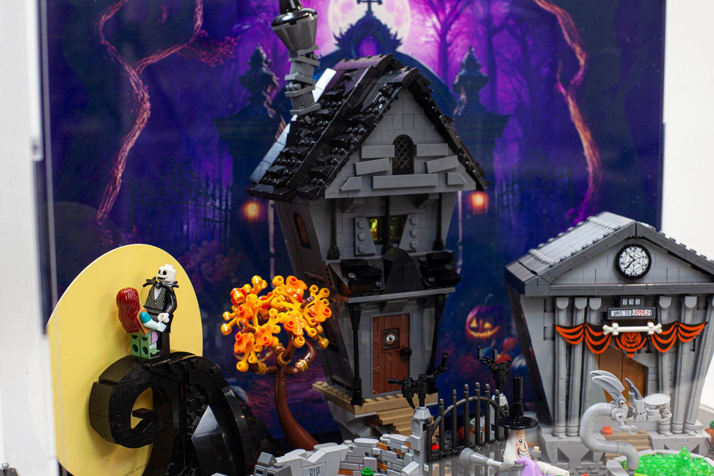 Premium Acrylic Display Case for LEGO The Nightmare Before Christmas 21351