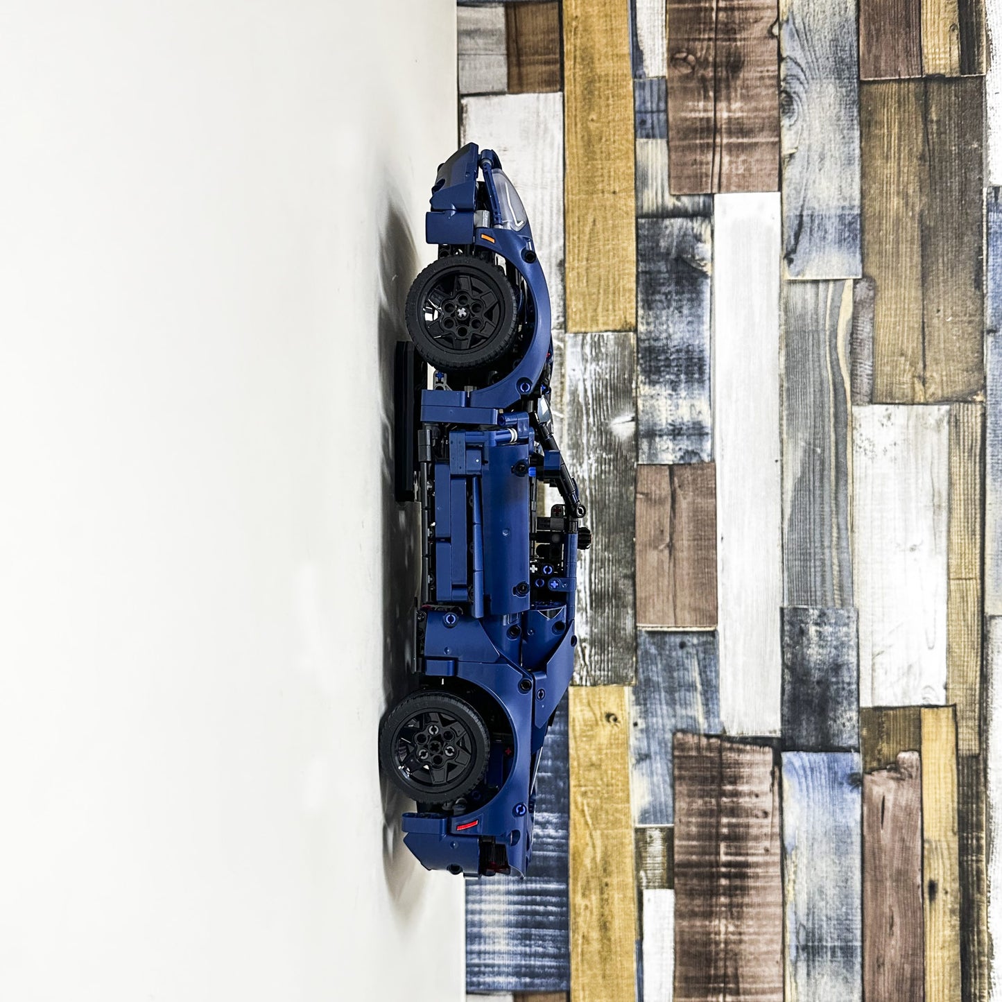Wall mounted car stand For LEGO 2022 Ford GT 42154