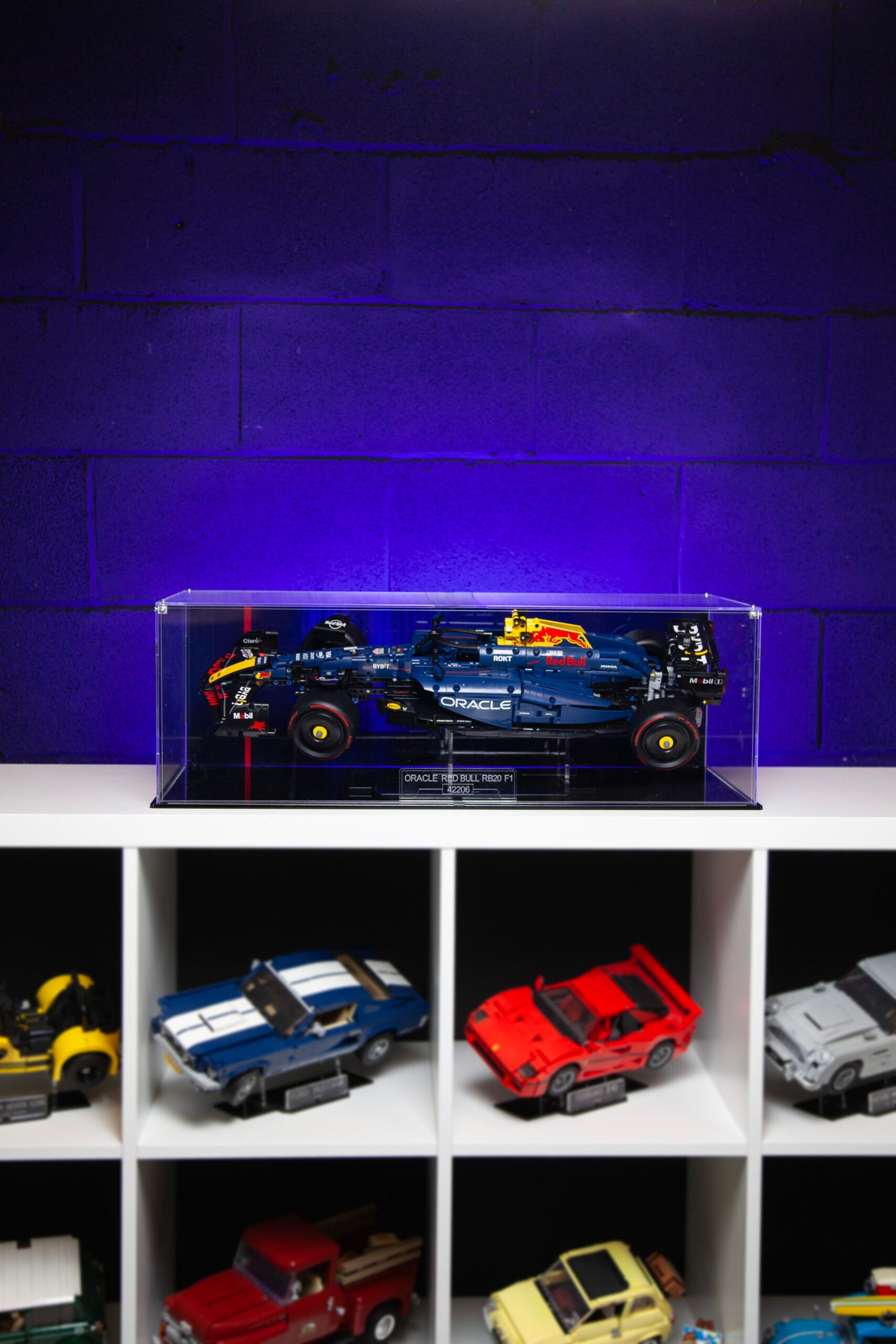 Premium Acrylic Display Case for the LEGO® Technic Oracle Red Bull Racing RB20 F1 42206