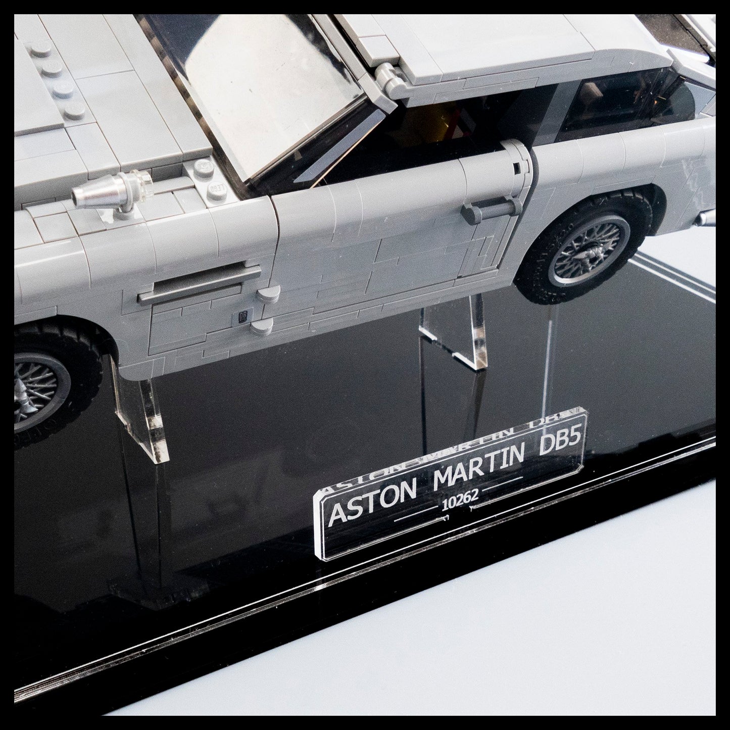 Acrylic Display Case With Internal Sand For LEGO Aston Martin DB5 model (10262)